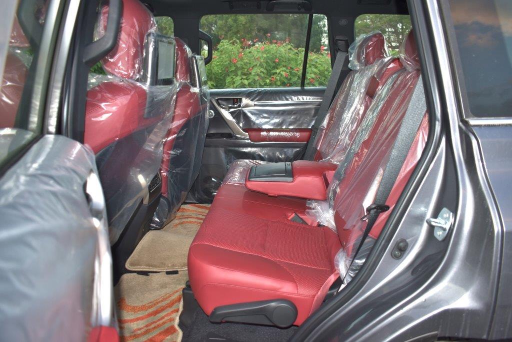 LEXUS GX460 V8 Back seat View